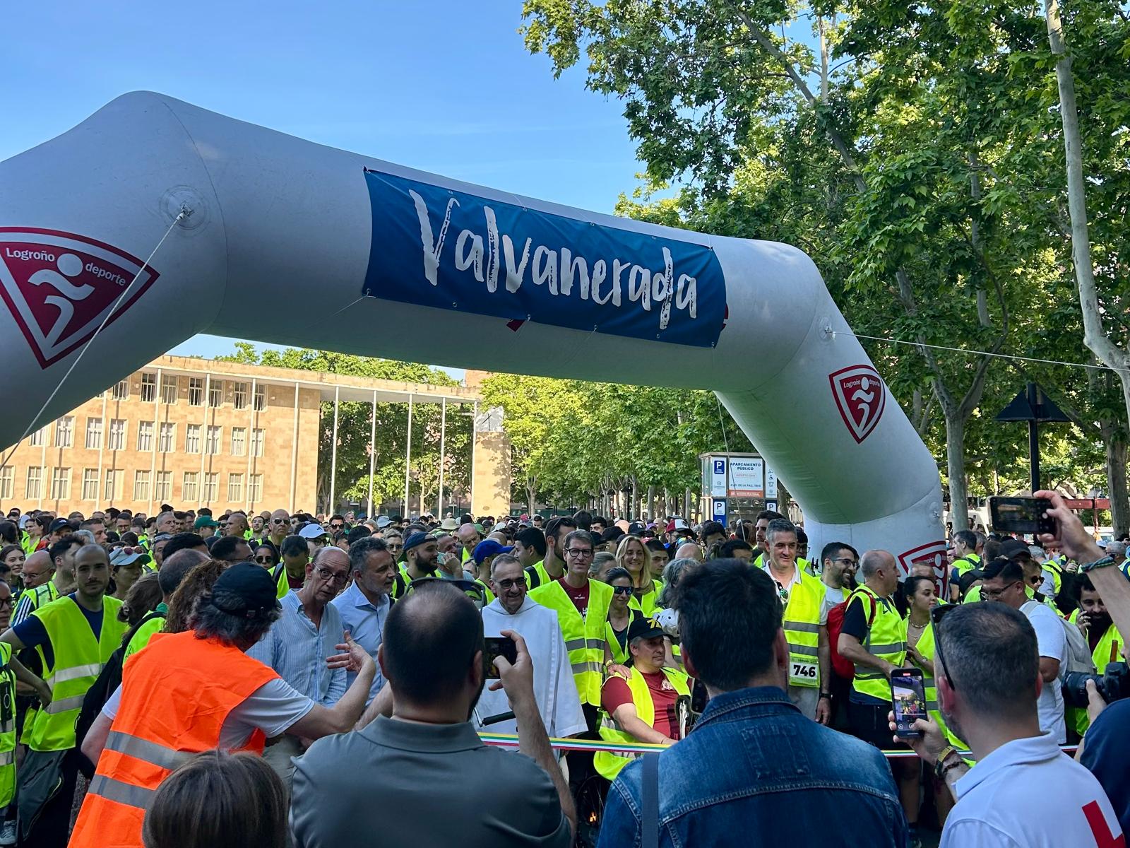 Momento de la salida para el inicio de la recorrido de 62 kilómetros de la Valvanerada 2026 en Logroño La Rioja
