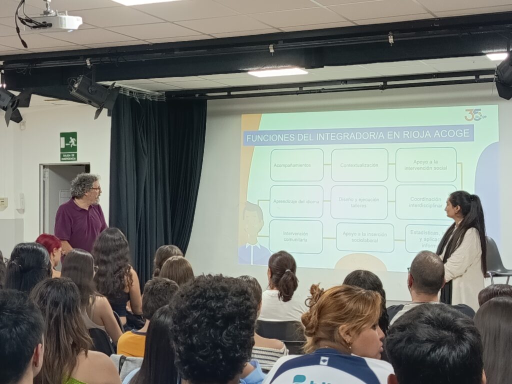 Charla Integración Social en el IES Batalla de Clavijo